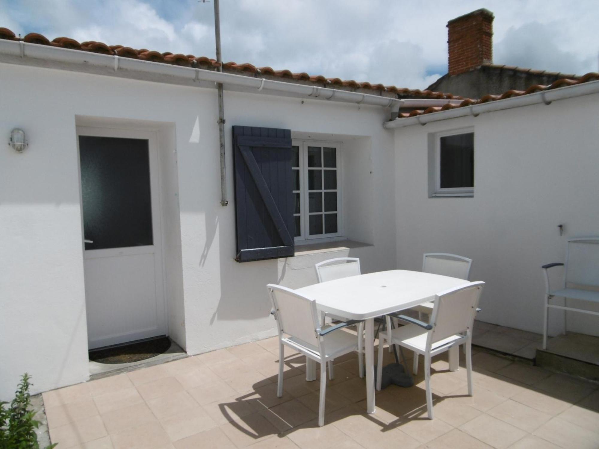 Holiday home Maison Proche Centre, 4 Pers, Terrasse - Fr-1-823-105 *